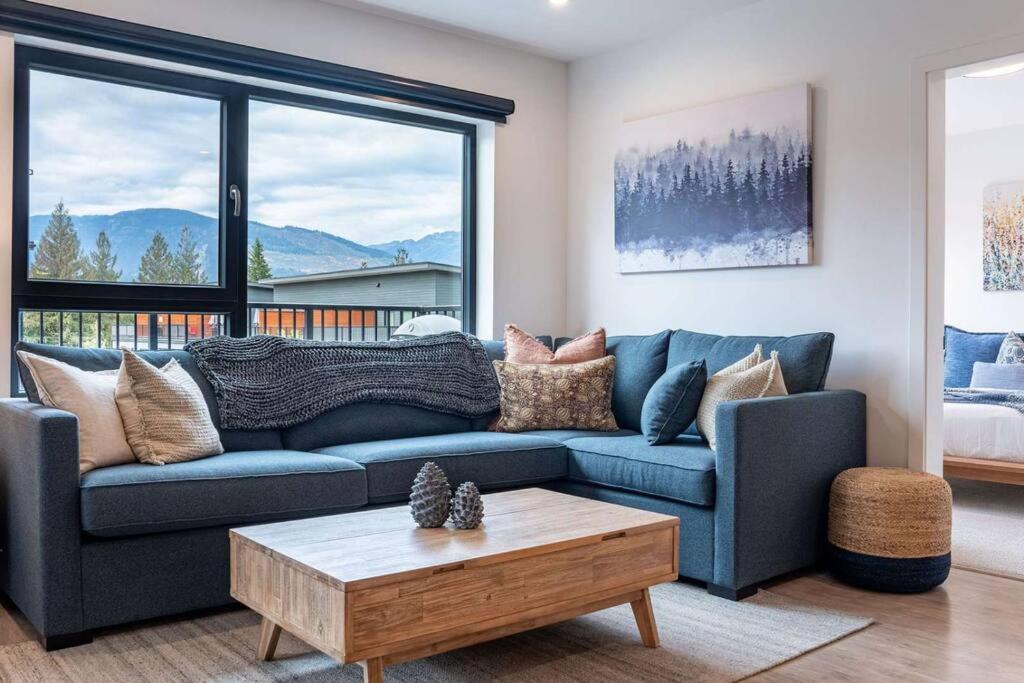 Bluebird Daze By Revelstoke Vacations Appartement Buitenkant foto