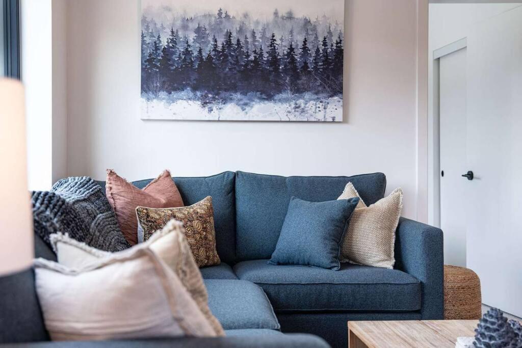 Bluebird Daze By Revelstoke Vacations Appartement Buitenkant foto