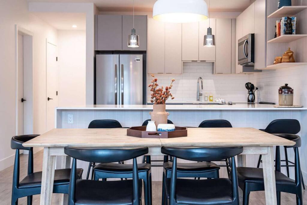 Bluebird Daze By Revelstoke Vacations Appartement Buitenkant foto