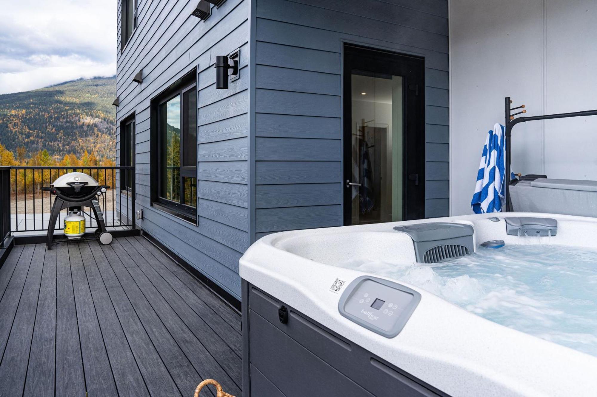 Bluebird Daze By Revelstoke Vacations Appartement Buitenkant foto