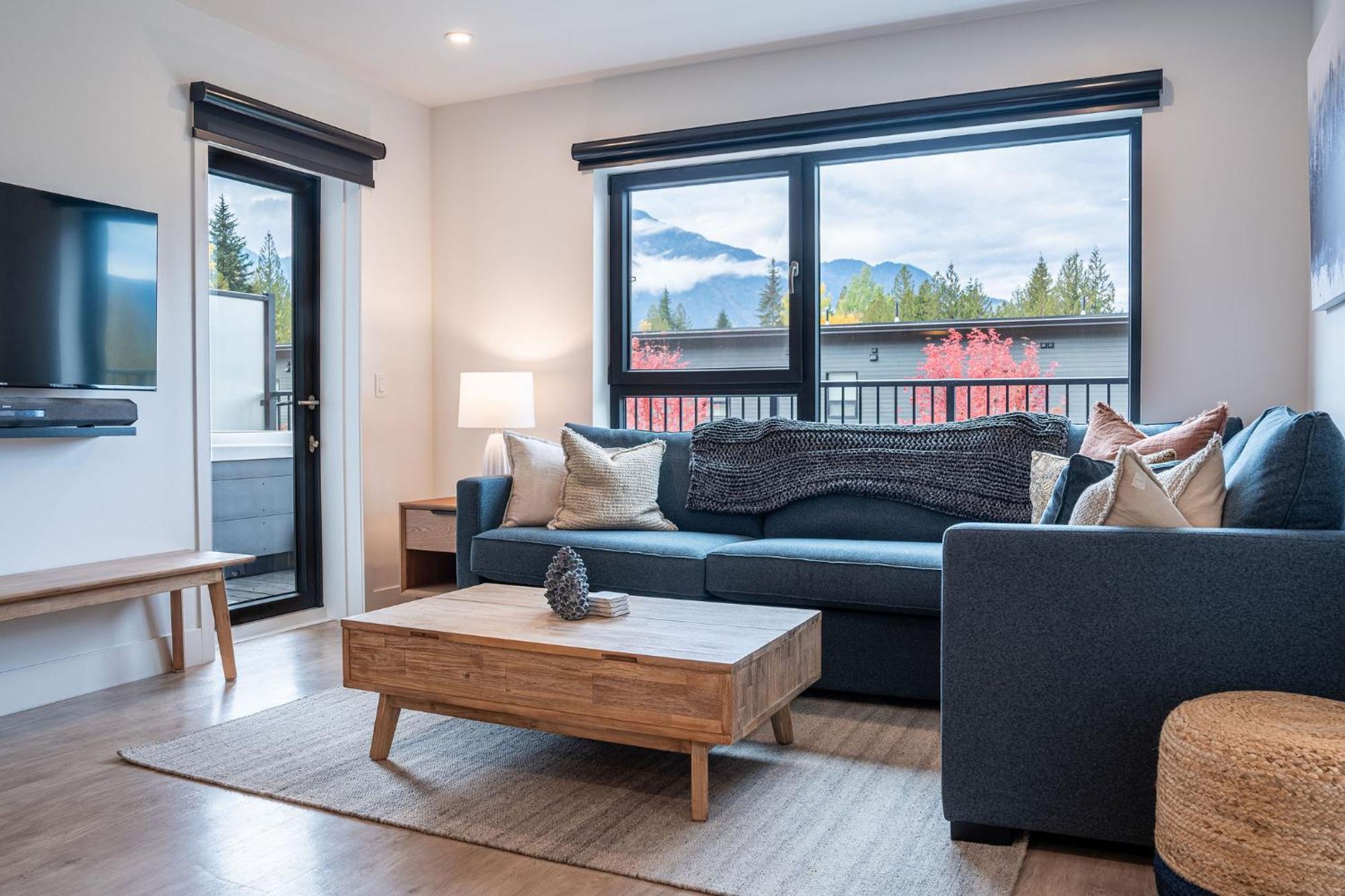 Bluebird Daze By Revelstoke Vacations Appartement Buitenkant foto