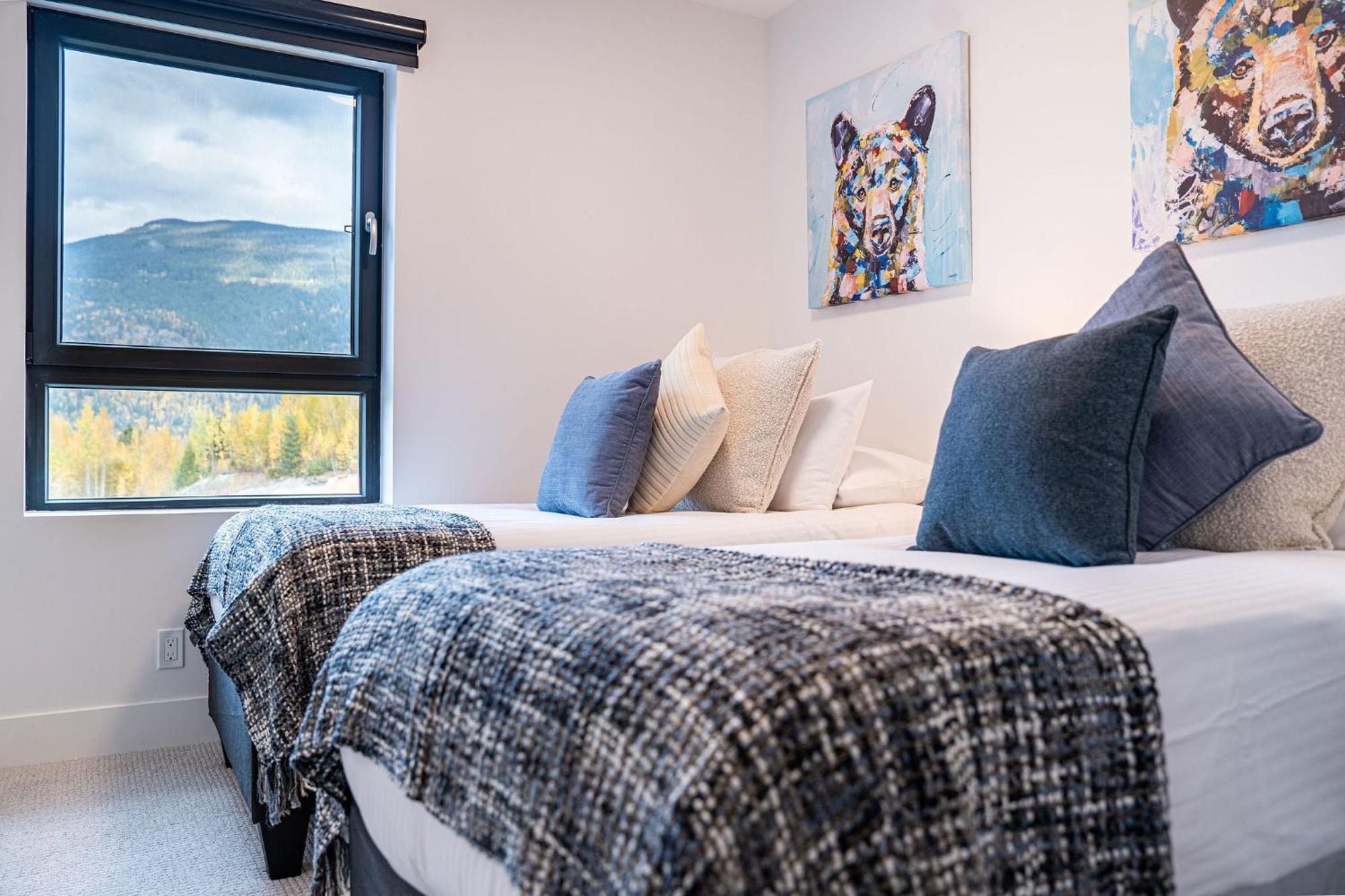 Bluebird Daze By Revelstoke Vacations Appartement Buitenkant foto