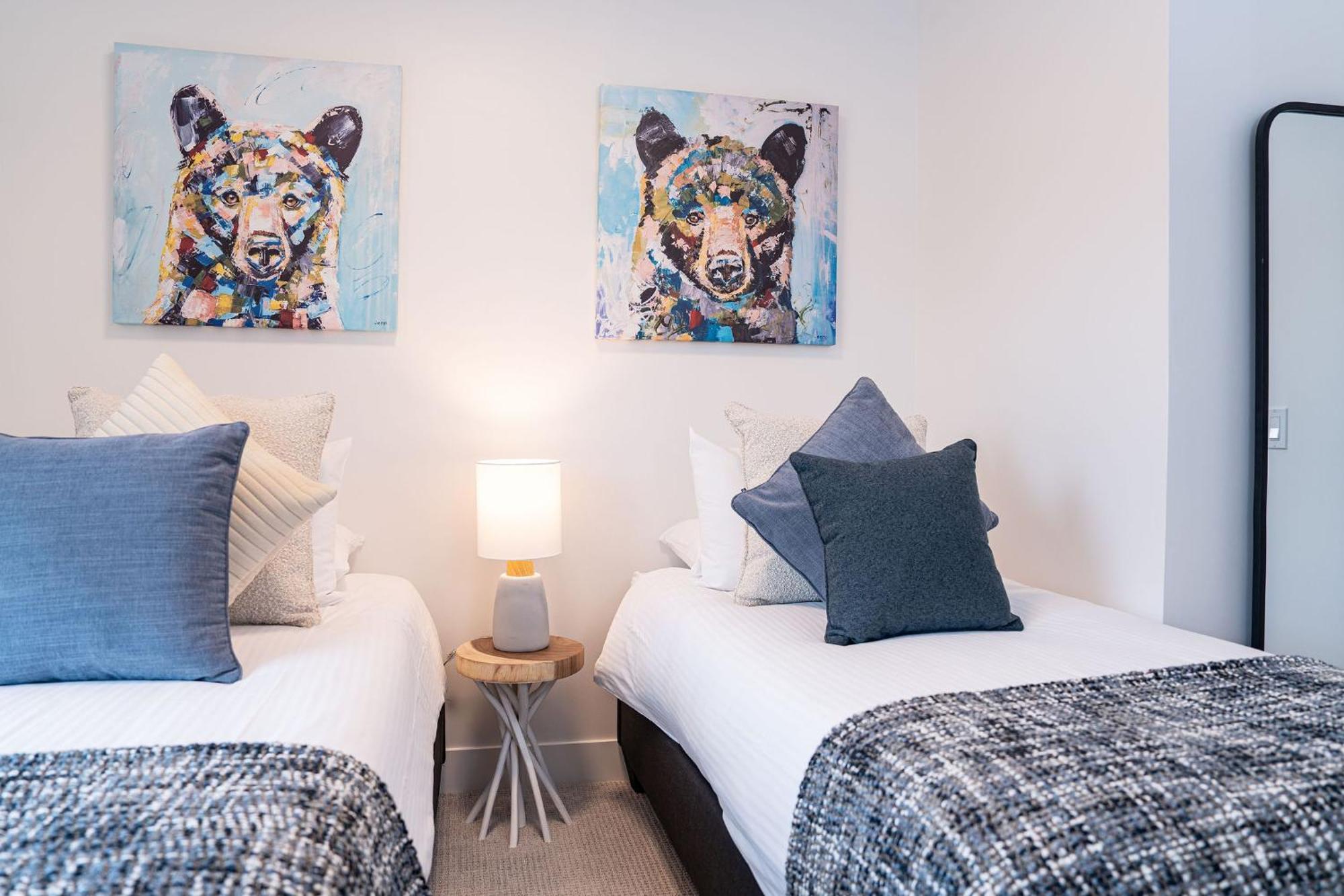 Bluebird Daze By Revelstoke Vacations Appartement Buitenkant foto