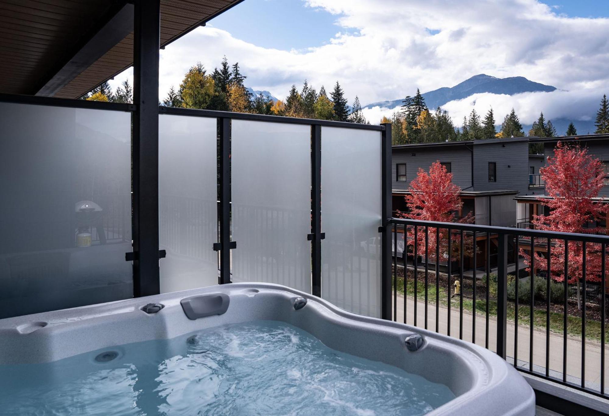 Bluebird Daze By Revelstoke Vacations Appartement Buitenkant foto